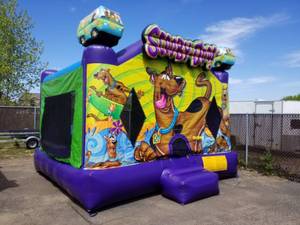 lot 1 image: 15 X 15 Scooby Doo Moonwalk