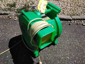 lot 27 image: B-Air Kodiak 1 HP Bounce House Blower, Green