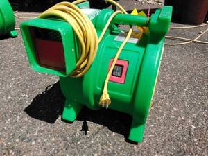 lot 33 image: B-Air Kodiak 1.5 HP Bounce House Blower, Green
