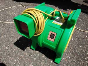 lot 35 image: B-Air Kodiak 1.5 HP Bounce House Blower, Green
