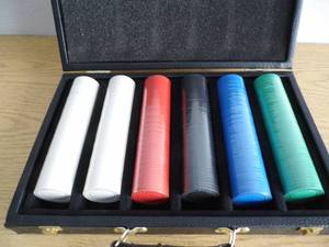 Set of 300 Heavy Poker Chips
