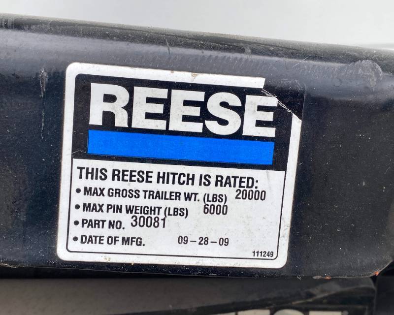 lot 34 image: Reese 20K 5th Wheel Hitch