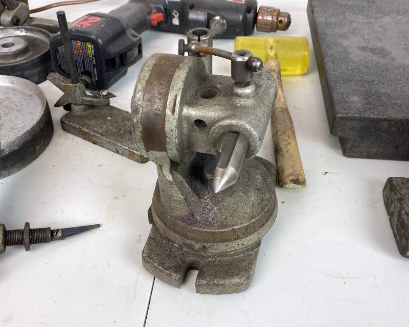 lot 30 image: Box of Asst Tools