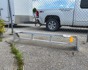 lot 19 image: Truck Mount Light Bar