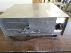 lot 32 image: Pizza Pan Pizza Oven