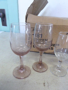 lot 46 image: Lot of Miscellaneous Wine and Liquor Glasses