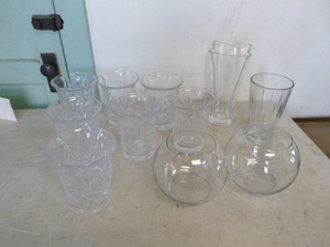 lot 53 image: 11 Glass Vases