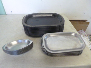 lot 67 image: Lot of Sizzle Skillets and Skillet Holders