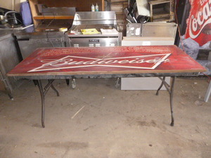 lot 12 image: Banquet Table