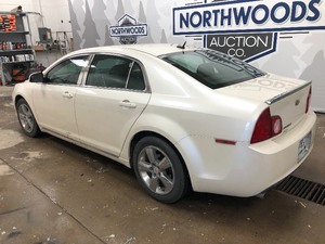 lot 5 image: 2010 Chevy Malibu -No Reserve-