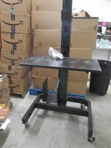 lot 31 image: Global Industrial Rolling TV or Com...