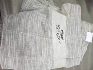 lot 32 image: Pair of 42x84 inch Curtains Y2...