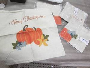 lot 34 image: 4 Thanksgiving Pillow Covers Y2...