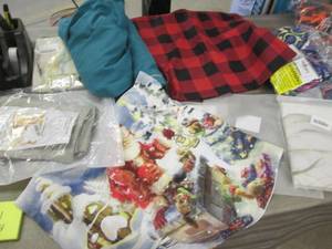 lot 54 image: Lot of Pillow Cover, Christmas Flag...