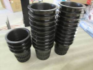 lot 73 image: 24- 6 inch Net Pots Heavy Duty Roun...
