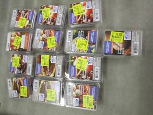 lot 134 image: 13 packs Scented Wax Melts by Bette...