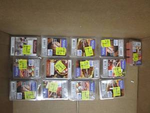 lot 135 image: 13 packs Scented Wax Melts by Bette...
