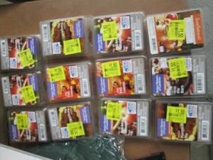 lot 137 image: 12 packs Scented Wax Melts by Bette...