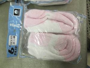 lot 162 image: 8- 6pks Kids Socks Size 2-4 Z2...