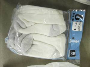 lot 163 image: 8- 6pks Kids Socks Size 2-4 Z2...