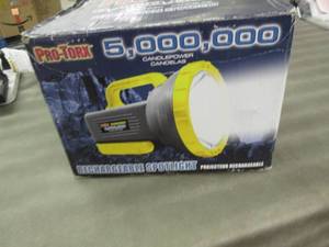 lot 171 image: Pro-Tork Rechargeable Spotlight...