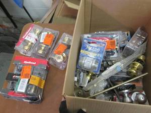 lot 186 image: Large Lot of Locking Entry Products...