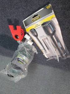 lot 212 image: Rayovac 305 Lumens Sportsman Essent...