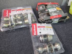 lot 230 image: 3 Kwikset Entry products...