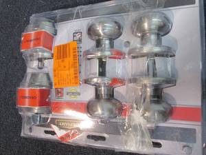 lot 252 image: Defiant Hartford Satin Nickel Singl...