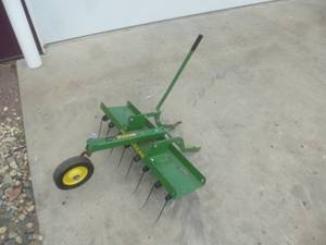 John Deere Thatcher 32