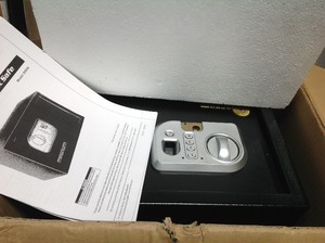 lot 41 image: Magnum 0.75 cu. ft. Security Safe with Biometric Fingerprint Reader