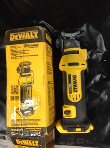 lot 71 image: Dewalt 20-Volt MAX Lithium-Ion Cordless Drywall Cut-Out Tool (Tool-Only) used in good working condition