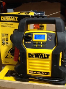 lot 95 image: DEWALT Jump Starter 1400 Peak700 Instant Amps 120 PSI 3.1 USB Power In very good condition