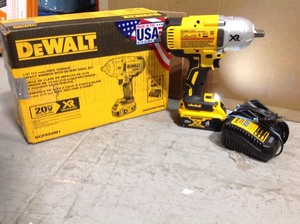 lot 98 image: DeWalt 12 High Torque Impact Wrench - dcf899m1 In very good condition