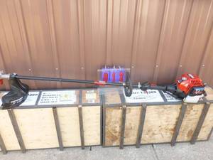 lot 12 image: Craftsman 4 cycle Weed Trimmer. Like new. Tested & works. As shown.