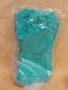 lot 27 image: Work Gloves