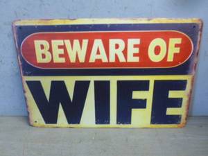 lot 32 image: Sign