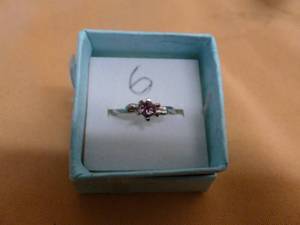 lot 53 image: Ladies Ring