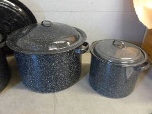 lot 56 image: Canning Kettles