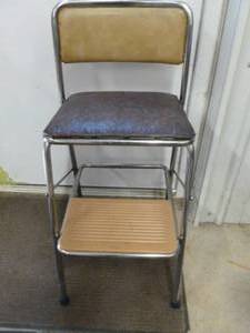 lot 64 image: Vintage Cosco Kitchen Stool