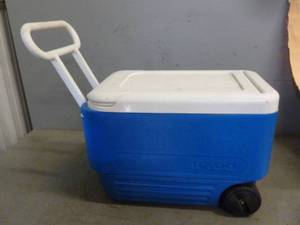 lot 68 image: Cooler