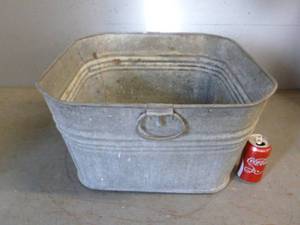 lot 75 image: Vintage Wash Tub