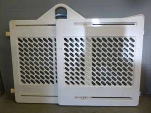 lot 81 image: Toddler Gate