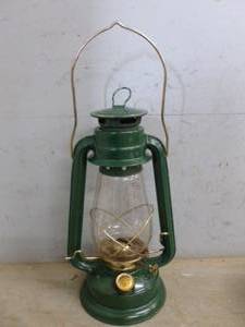 lot 101 image: Barn Lantern