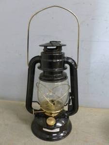 lot 102 image: Barn Lantern