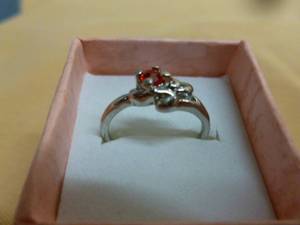 lot 107 image: Ladies Ring