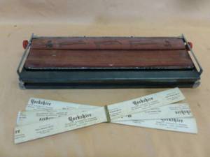lot 147 image: Vintage Cigarette Maker