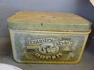 lot 164 image: Vintage Kitchen Items