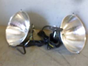 lot 300 image: New Brooder Heat Lamps