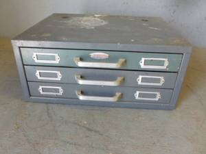 lot 303 image: Vintage Shop Organizer